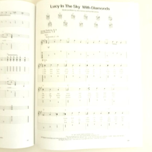 New Best of Elton John for Guitar Vocal 17 Hits Hal Leonard Songbook - Picture 5 of 6